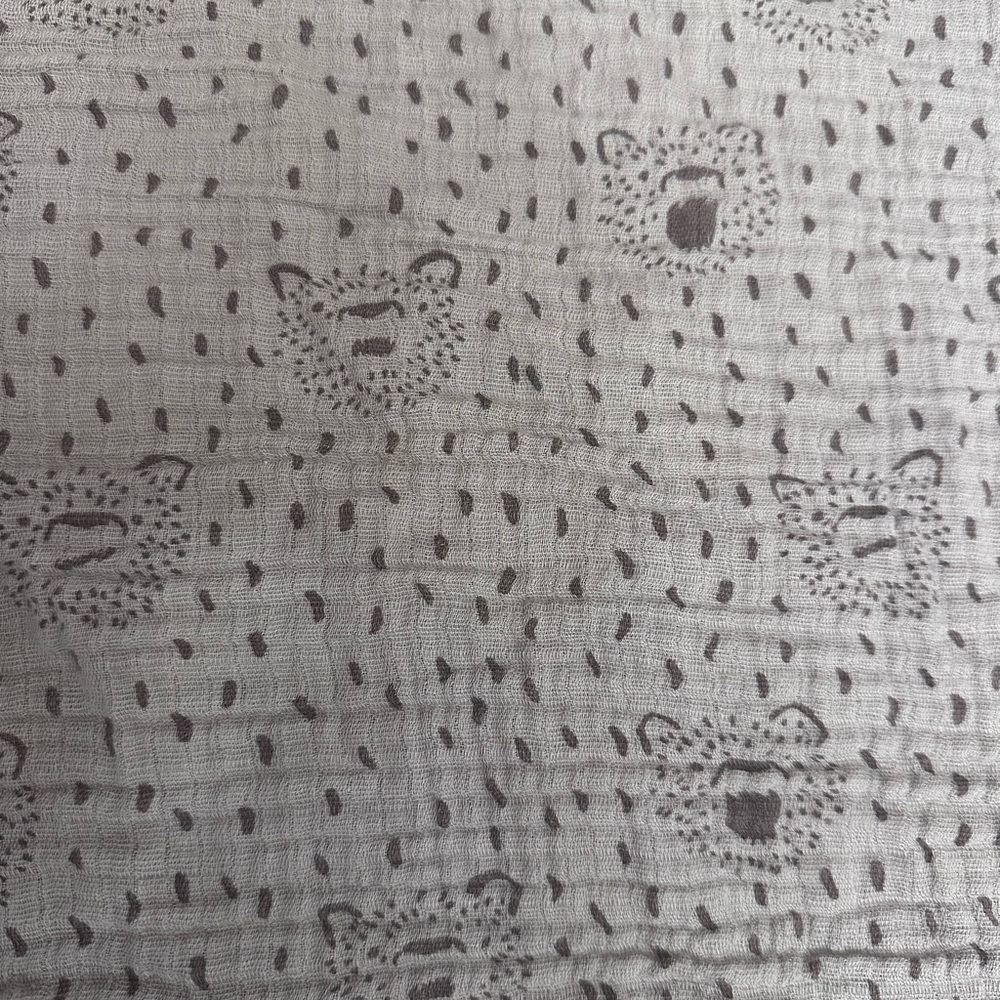 Oliver & Rain Muslin Baby Swaddle Blanket Organic Cotton Tan Brown Animal Print